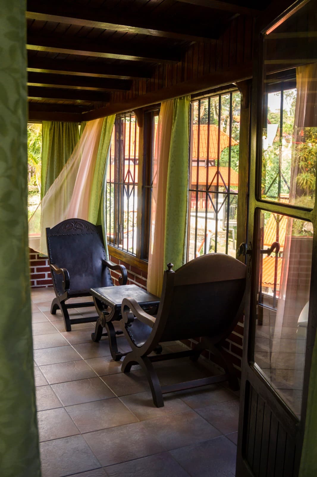 Familiar (Pax5) - Bajo pino miniatura 5